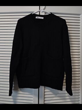 Zara Sweater With Front Pockets Size S